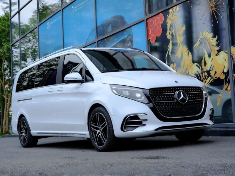 Mercedes V300 AMG