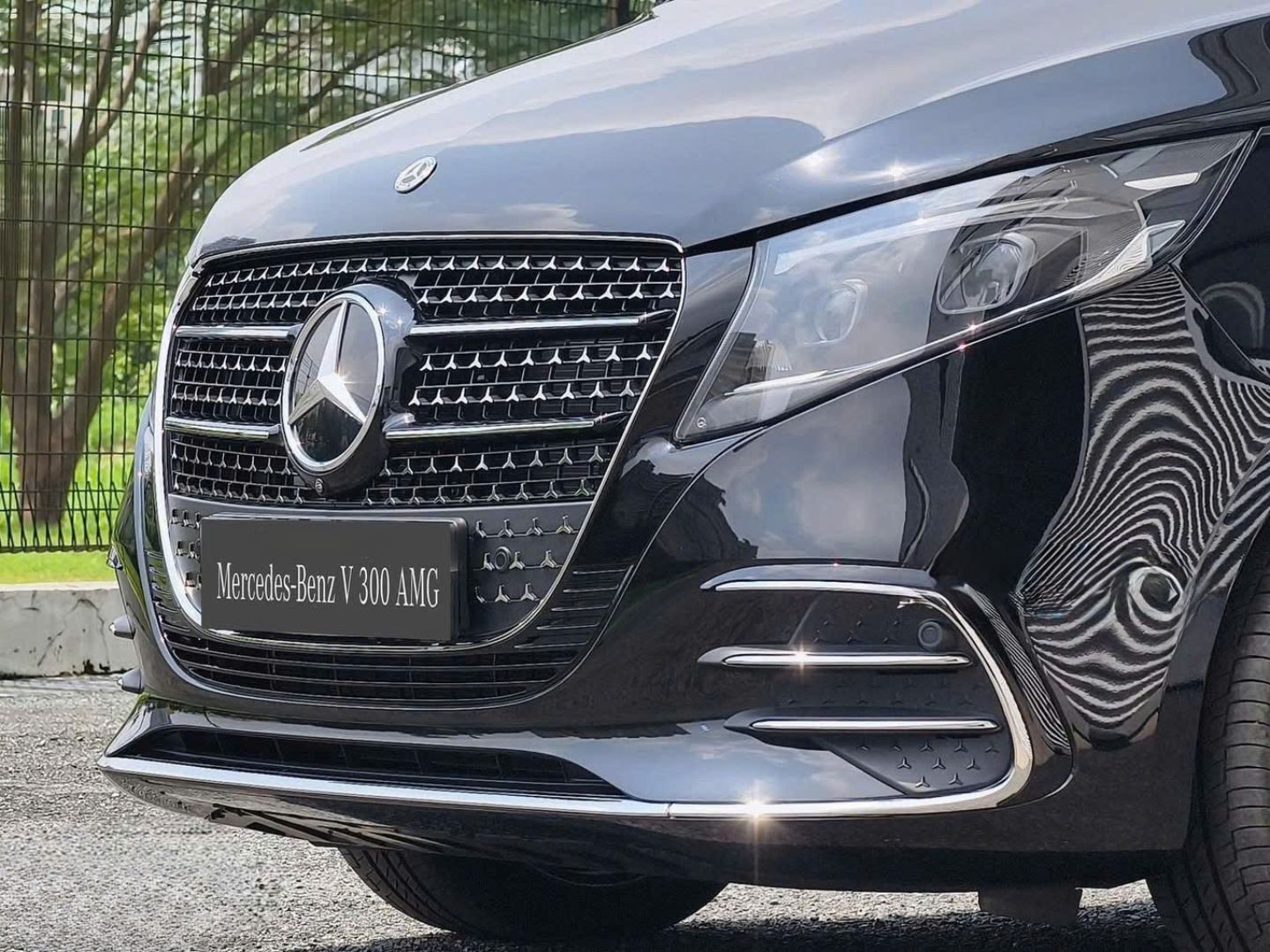 Mercedes V300 AMG