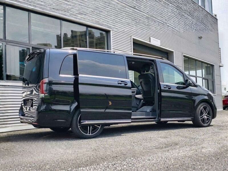 Mercedes V300 AMG