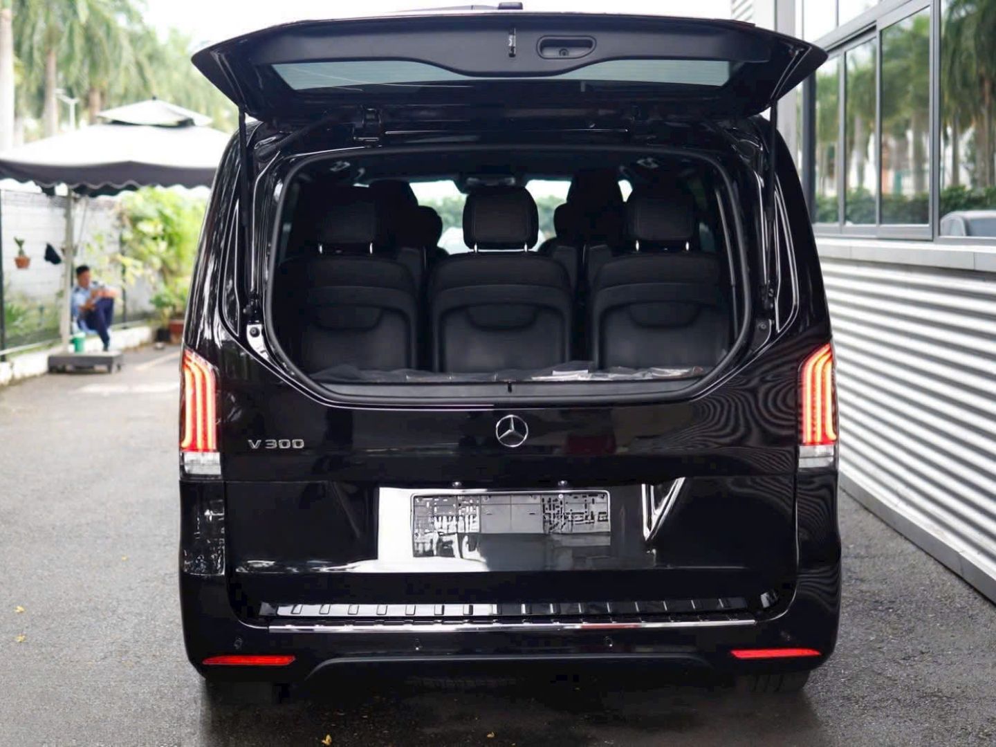 Mercedes V300 AMG