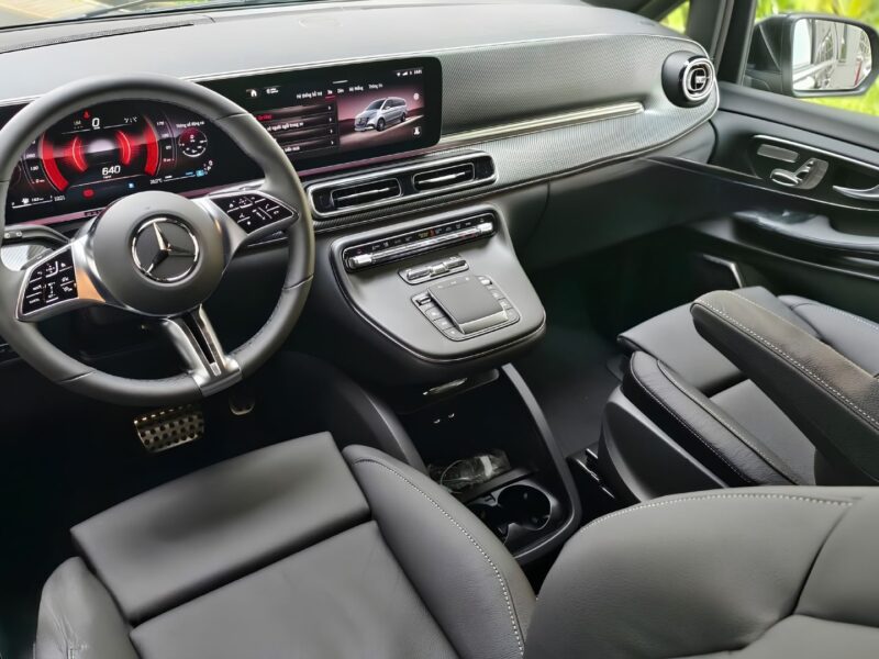 Mercedes V300 AMG