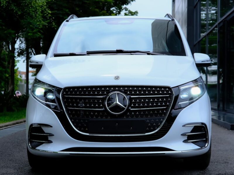 Mercedes V300 AMG
