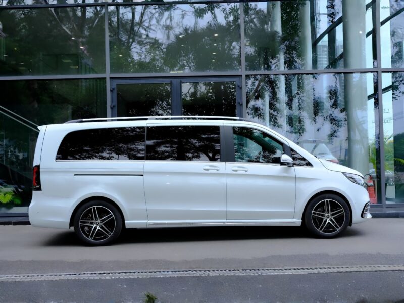 Mercedes V300 AMG