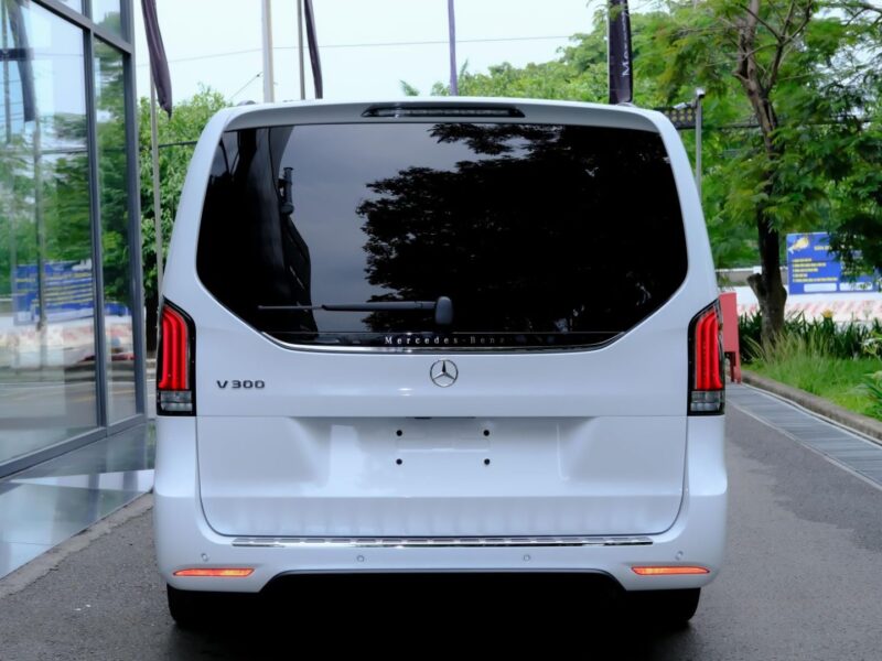Mercedes V300 AMG