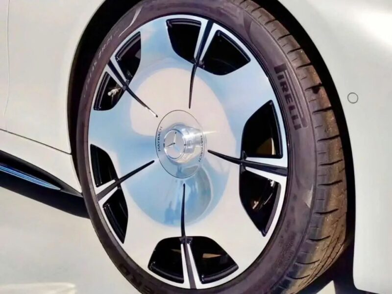 Mercedes Maybach SL 680