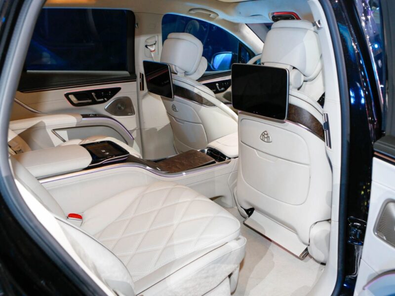 Mercedes Maybach EQS 680 SUV