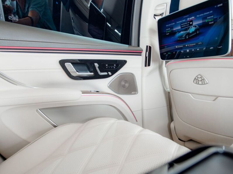 Mercedes Maybach EQS 680 SUV