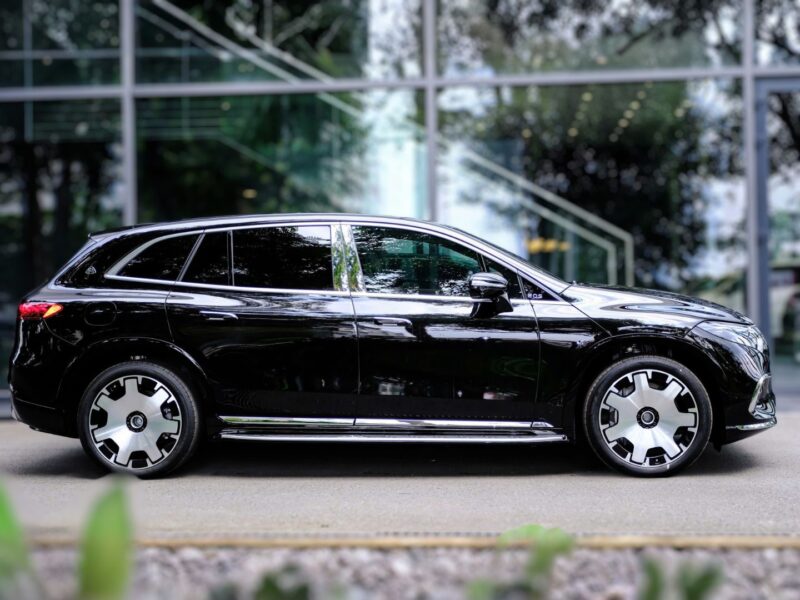 Mercedes Maybach EQS 680 SUV