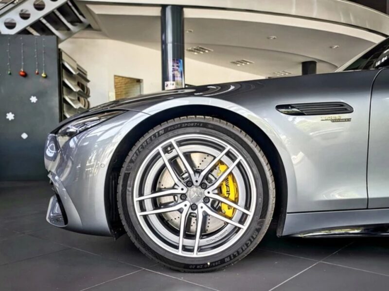 Mercedes AMG SL 43
