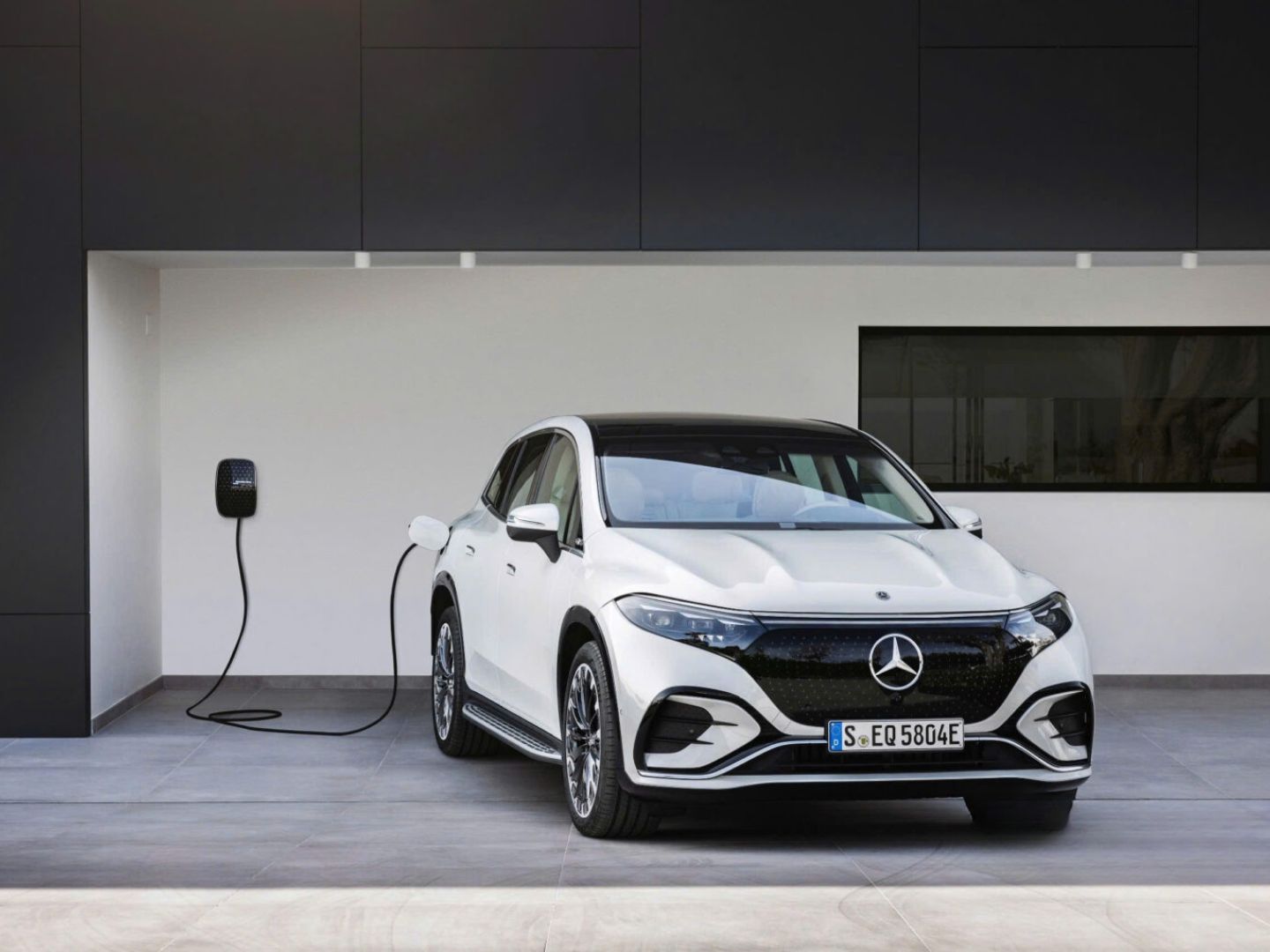 Mercedes EQS 500 SUV