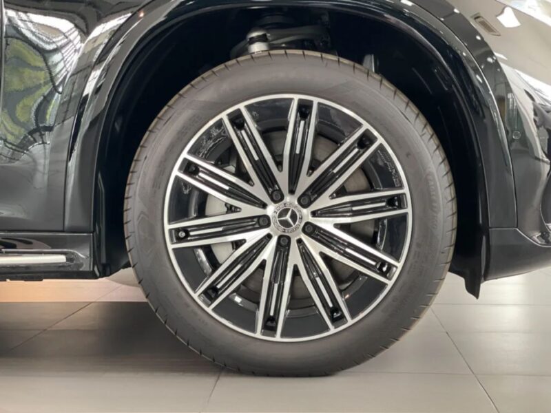 Mercedes EQS 500 SUV